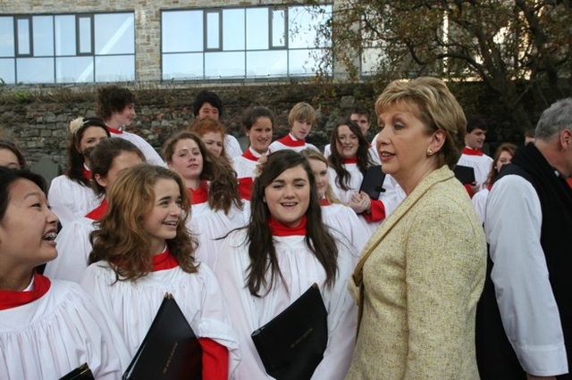 Uachtaráin na hÉireann,. Mary McAleese chatting with members of the Choir of Kings Hospital School following the annual service marking the beginning of the law term in St Michan’s Church, Dublin.