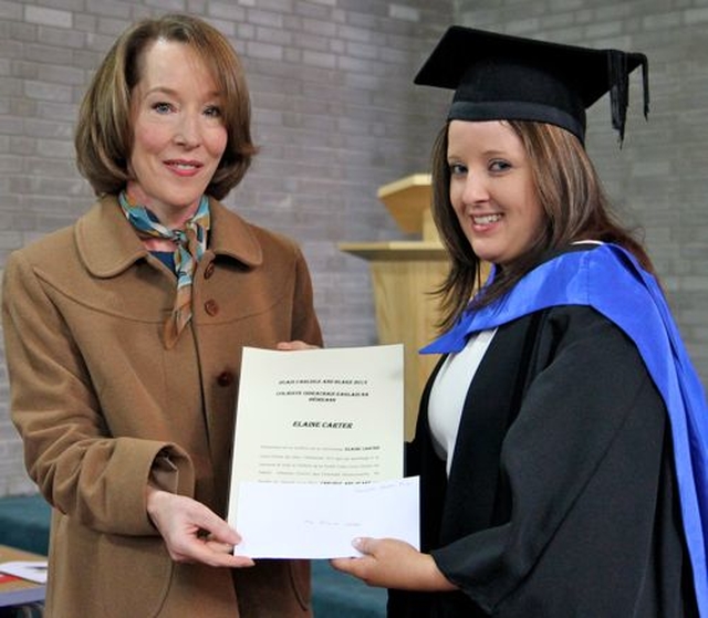 Eileen O’Sullivan, Divisional Inspector with the Department of Education and Skills presents Elaine Carter with the Carlisle and Blake Award at the graduation ceremony of the B.Ed graduates of 2013 in the chapel of the Church of Ireland College of Education. Elaine is from County Laois and teaches in St Patrick’s National School in Greystones.