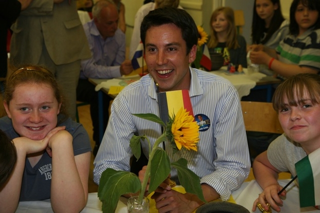 Pictured is Eoghan Murphy (centre) Fine Gael candidate for Dublin City Council with two students in a South Dublin School at the school's celebration of community spirit and unity in Europe.