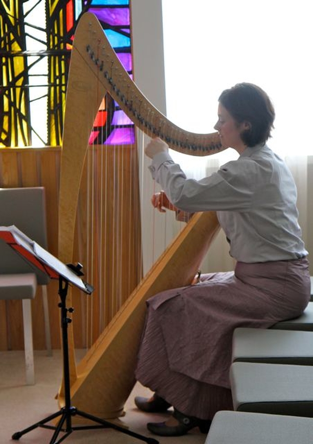 The Revd Anne Marie O’Farrell performs during the opening worship at the 18th European Christian Internet Conference which takes place in Dublin this week. 