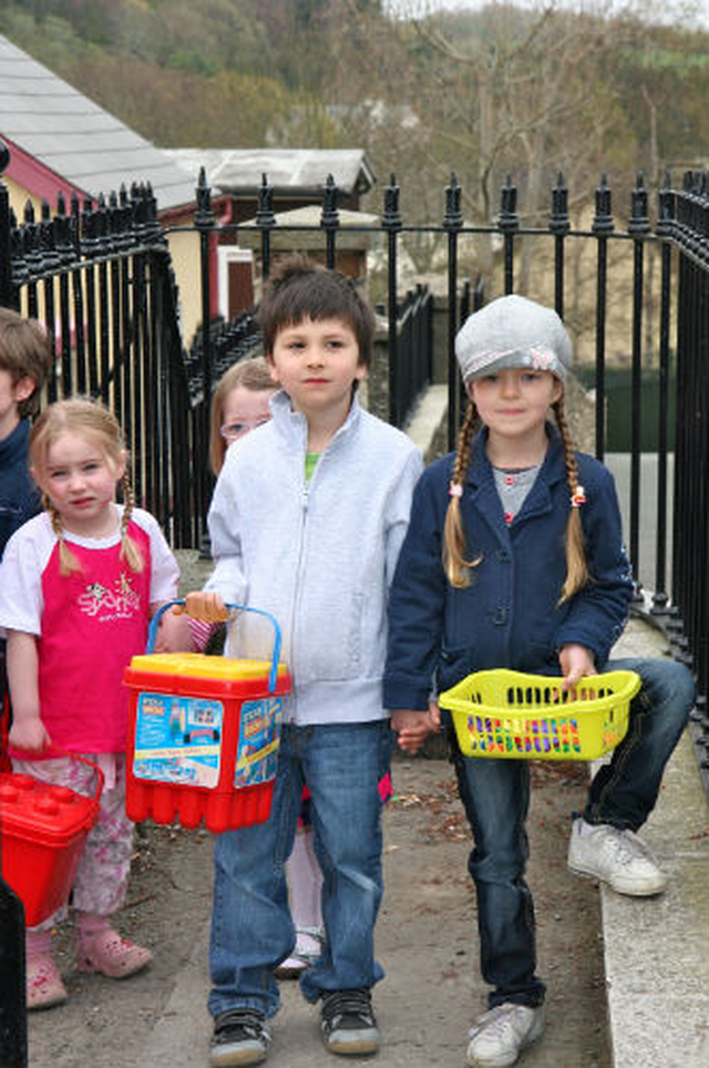 These pupils from Powerscourt NS led the way as every child in the school carried items to their new building on the outskirts of Enniskerry. 