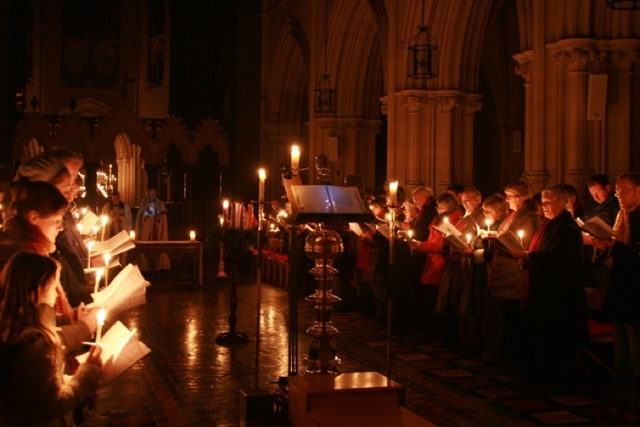 Candlelit Advent Procession, Christ Church Cathedral. Photo: David Wynne.