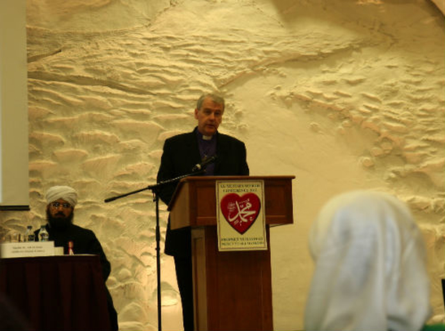 Archbishop Michael Jackson addresses the Al–Mustafa Peace Conference in the Crowne Plaza Hotel in Blanchardstown