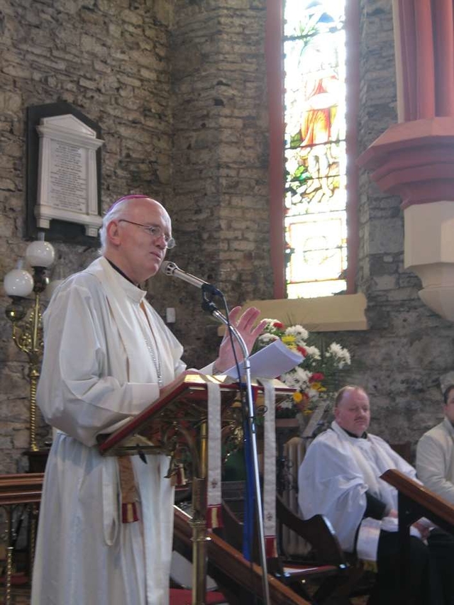 The Most Revd Eamon Walsh, RC Auxiliary Bishop of Dublin speaking in St Maelruain’s, Tallaght during a Christian Unity Service in the Church organized by local schools.