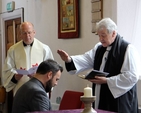 Archbishop Michael Jackson commissions the Revd Eoghan Heaslip to lead ICON Community at its launch service in the Methodist Centenary Church, Leeson Park. Also pictured is Fr Kieran McDermott, PP Dundrum. 