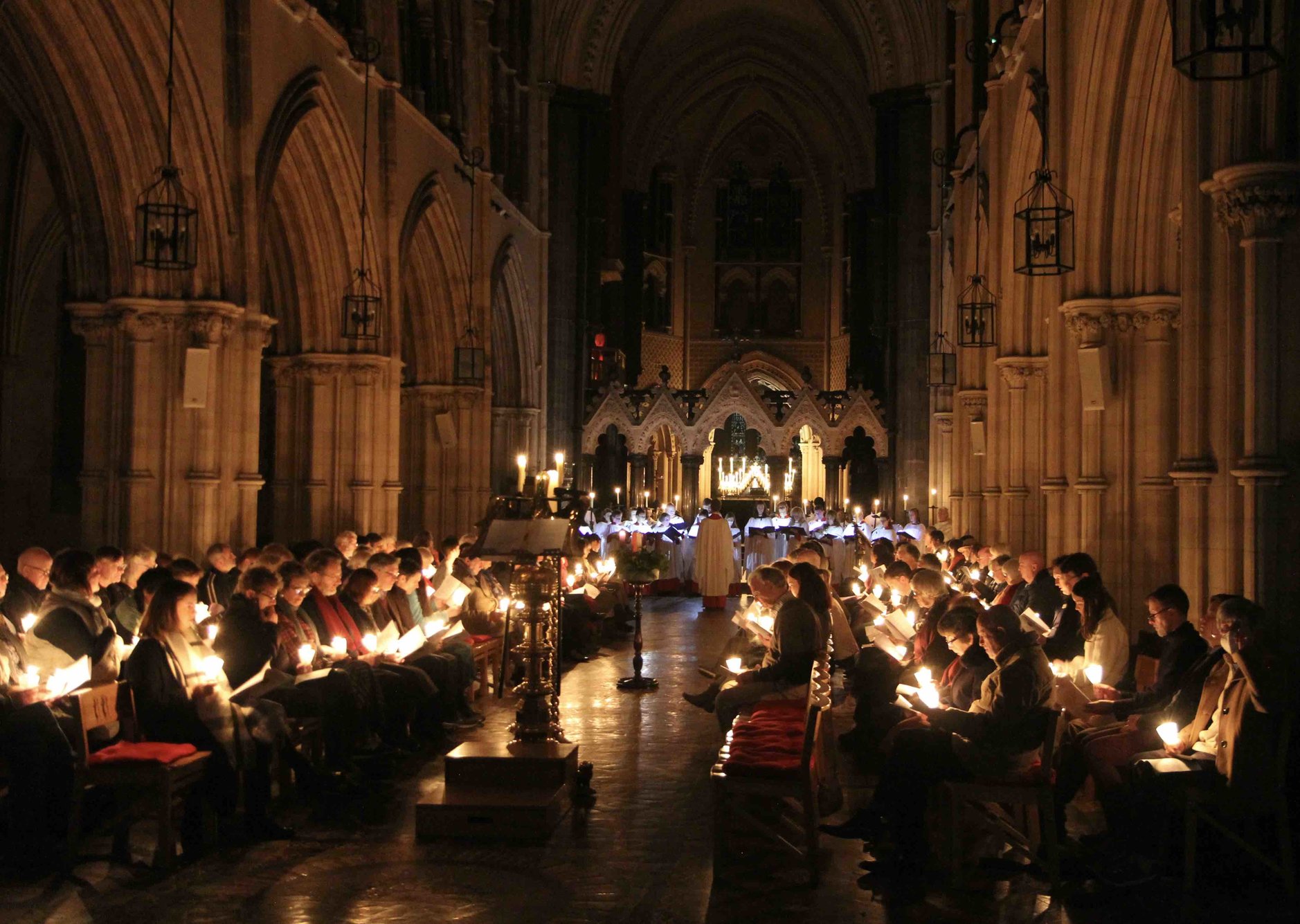 Cathedral Candlelit Service Marks Beginning of Advent