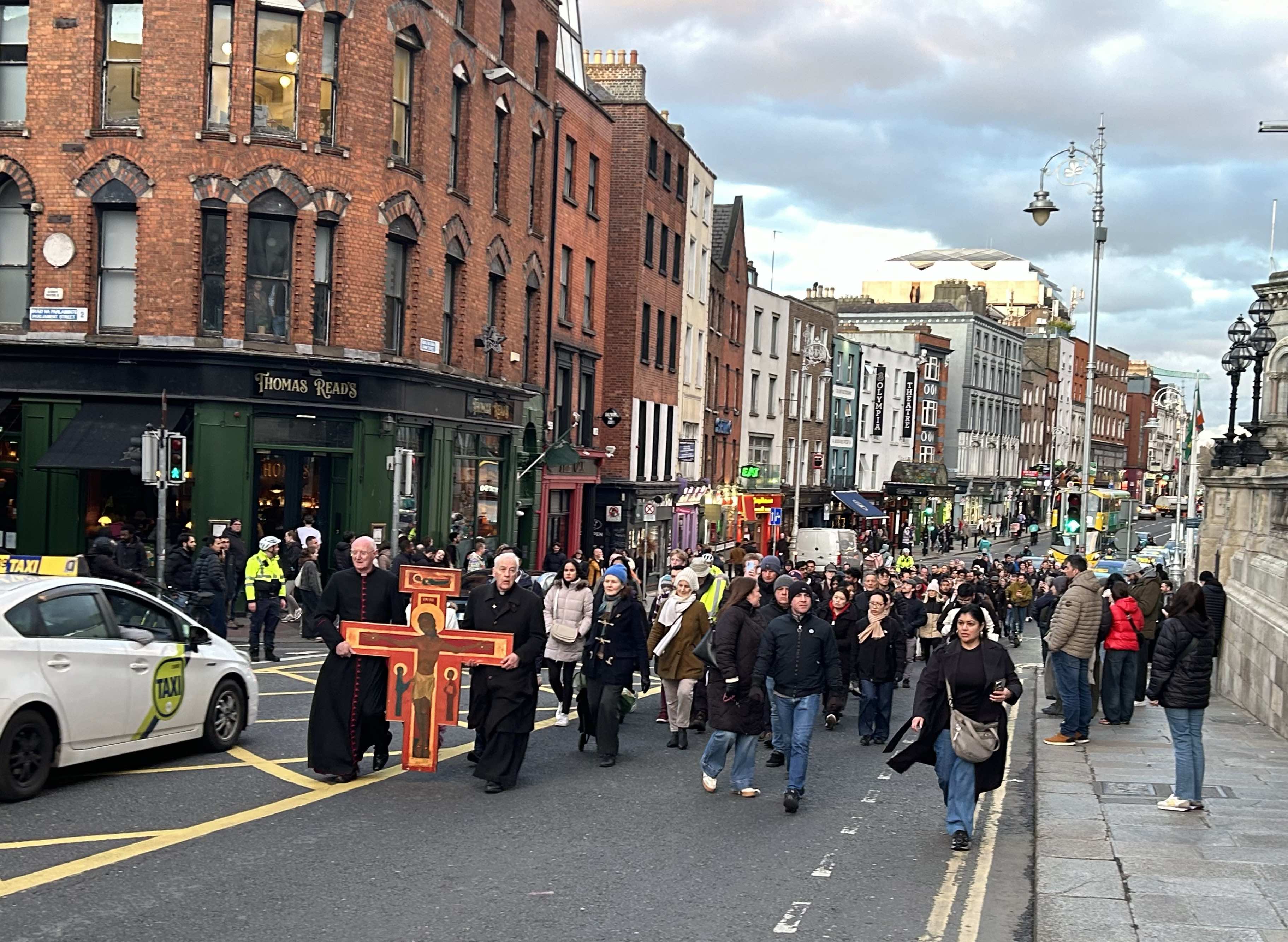 Participants make the ascent of Dame Street.