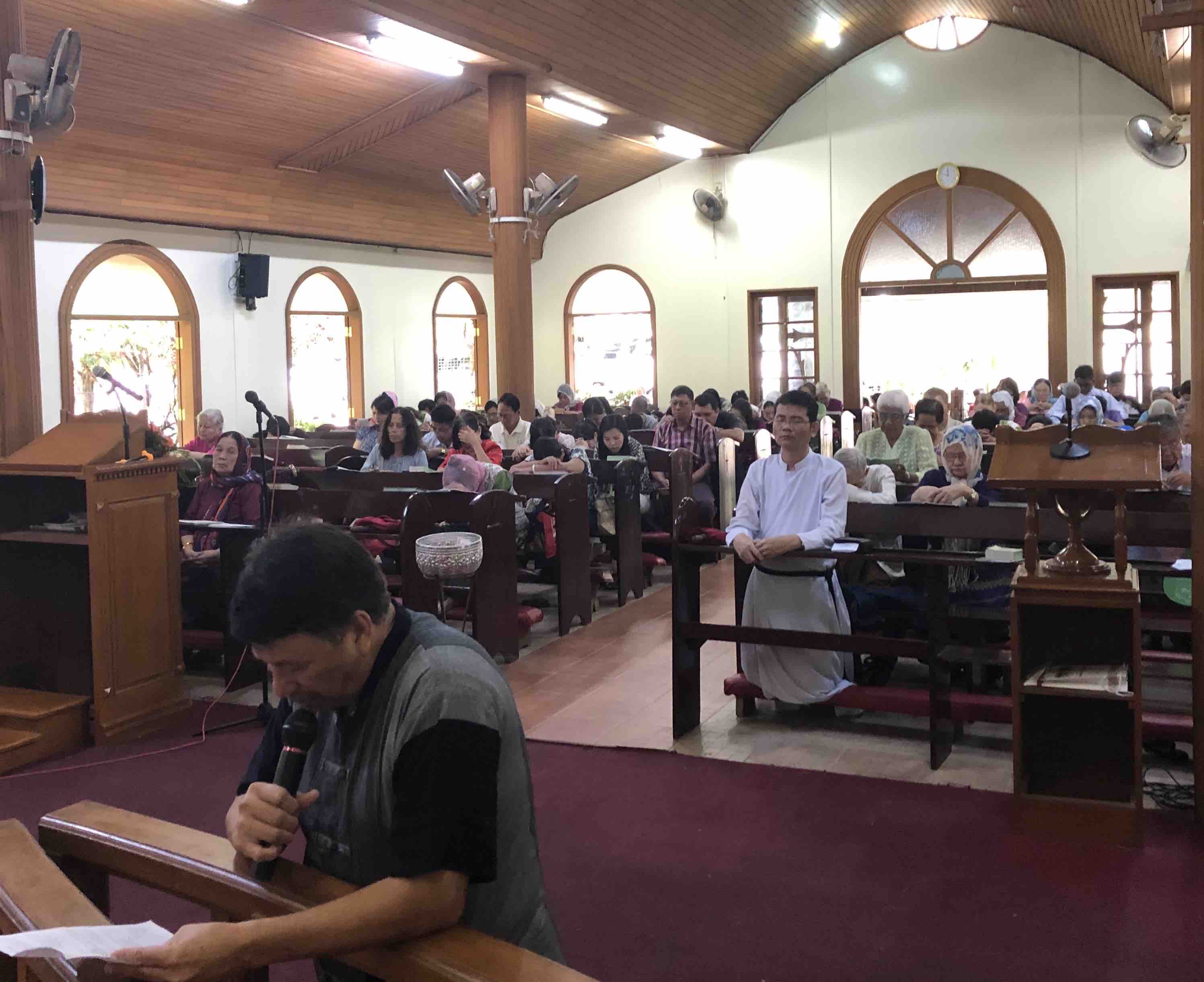 The congregation in Holy Cross Theological College.