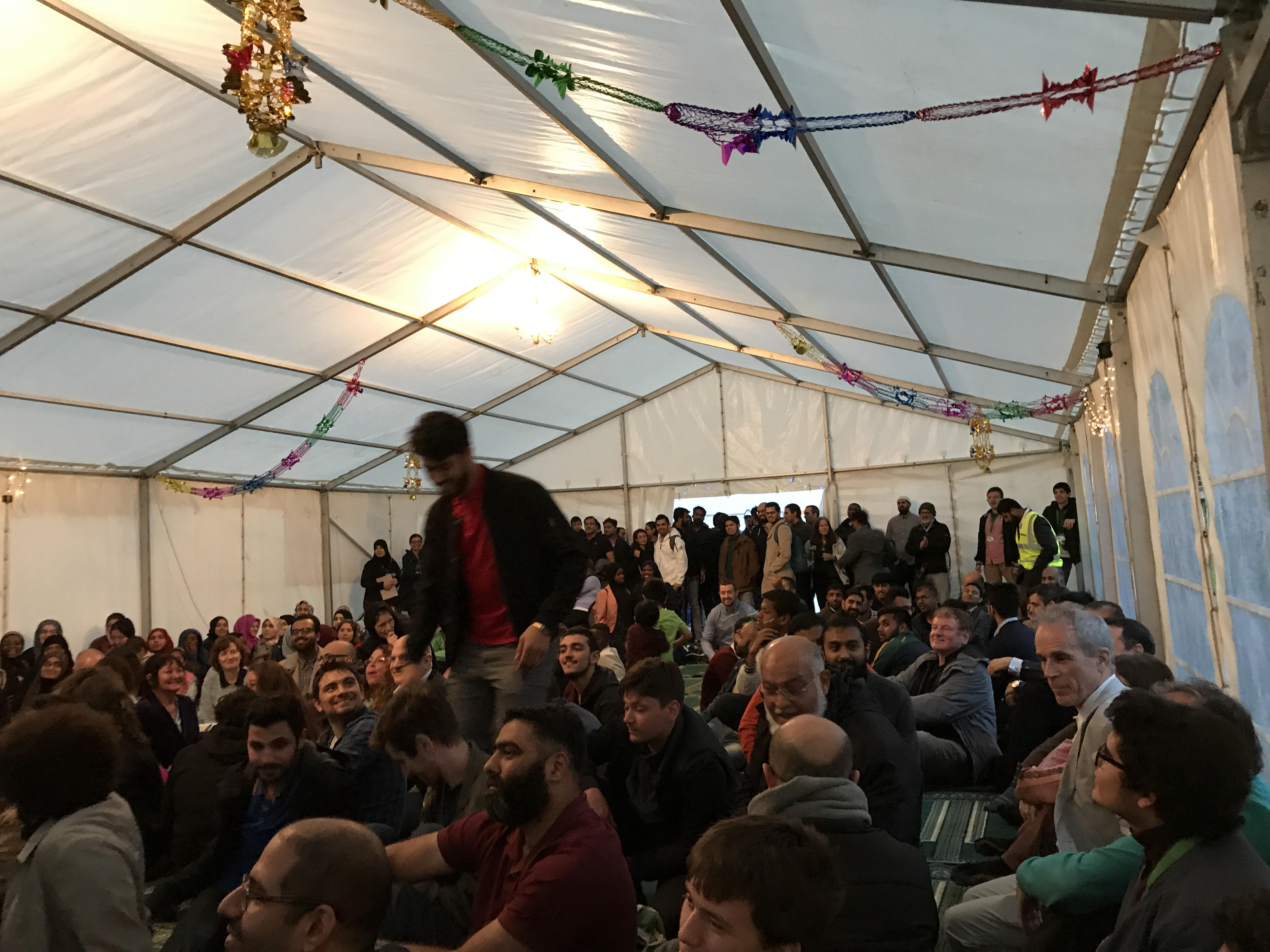 Under One Tent Open Iftar (Photo: Stephen Farrell)